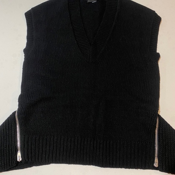 Alexander Wang Zip Back Sleeveless Sweater - Picture 12 of 13